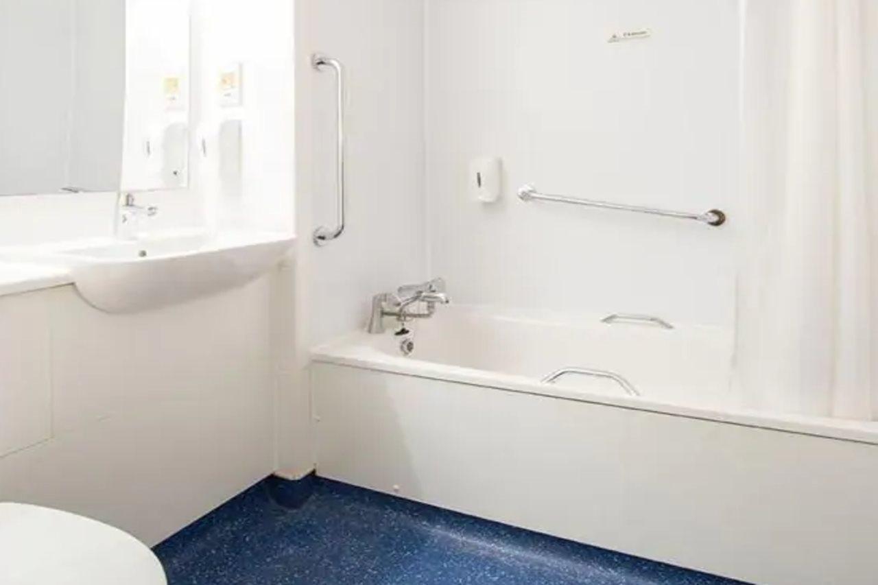 Travelodge Richmond 3*