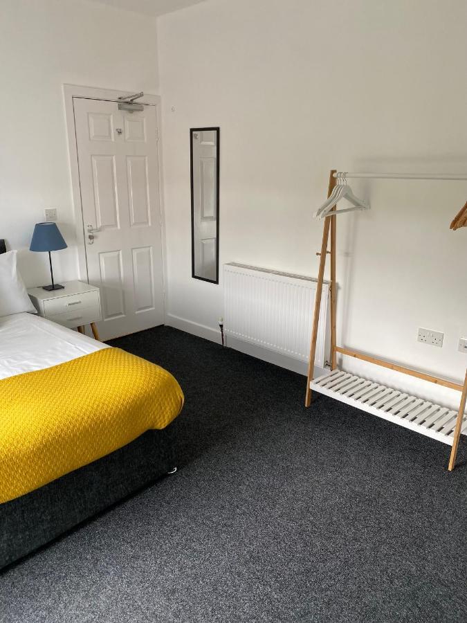 8 Bed 9 Bath Ensuite House With Hot Tub And Free Parking Sheffield