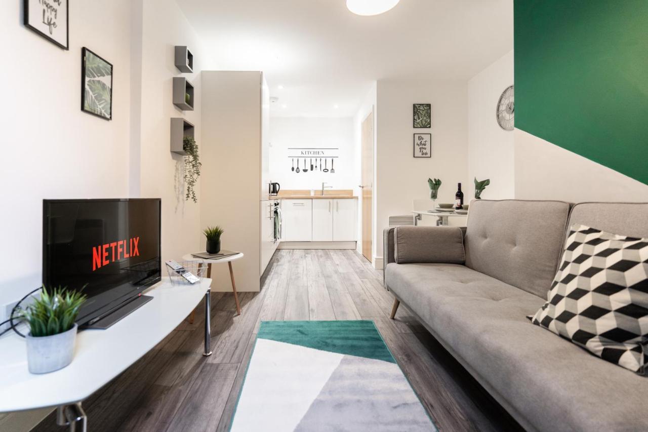 Sovereign Apartment *