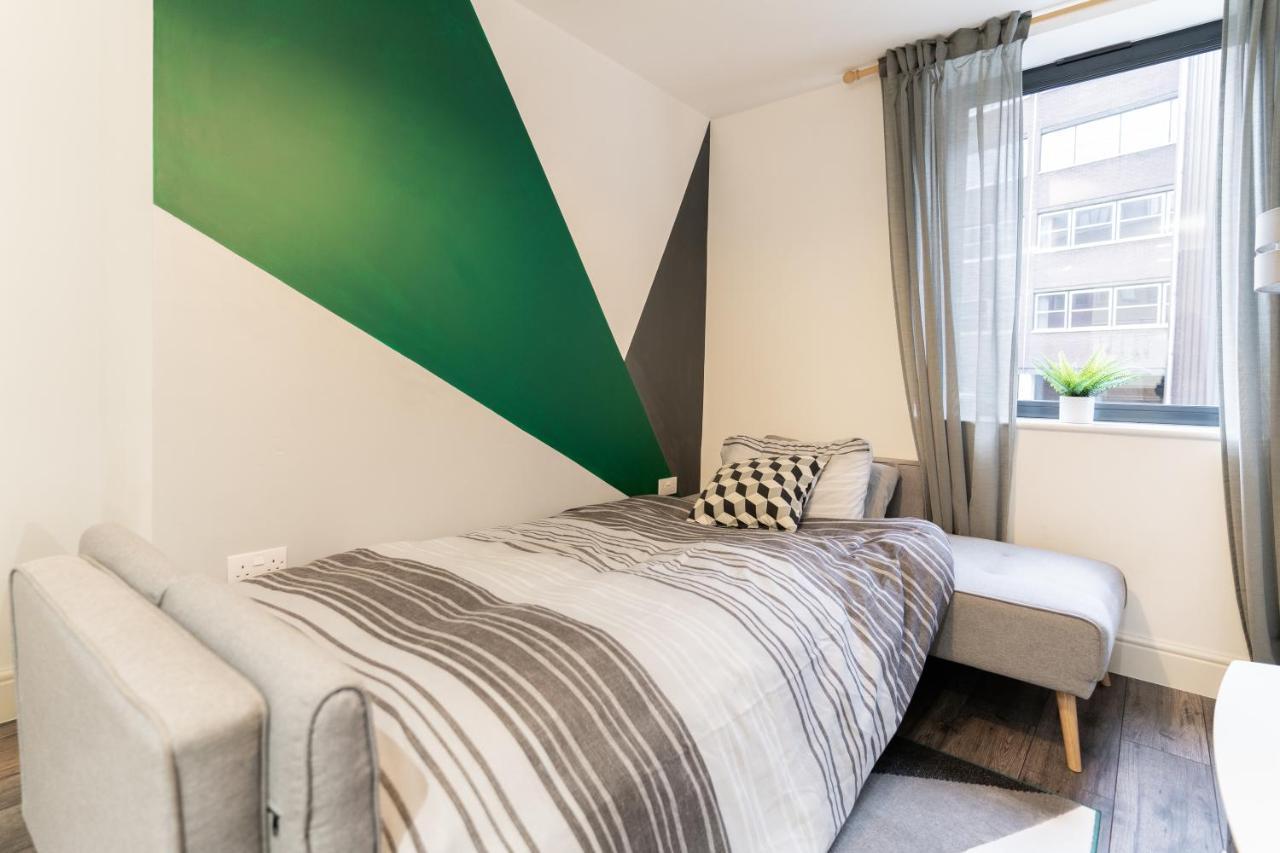 Sovereign Apartment *