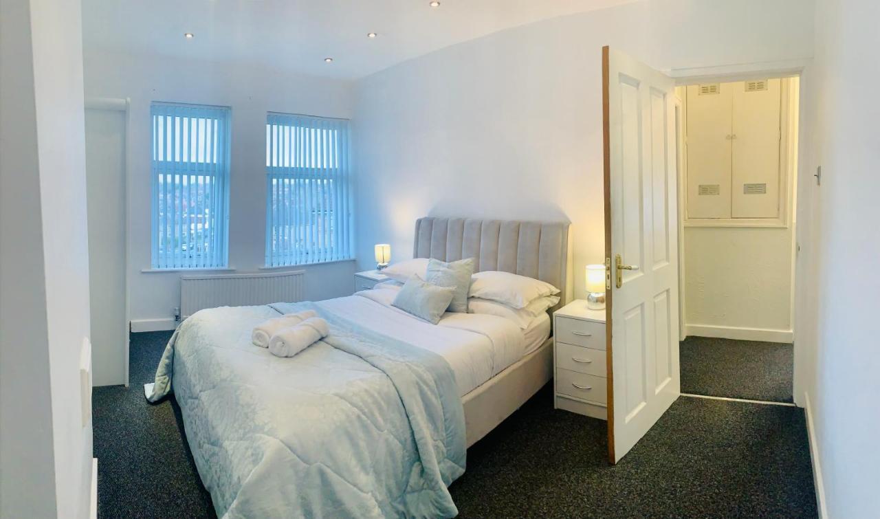 Comfortable 3 Bed Residential In *