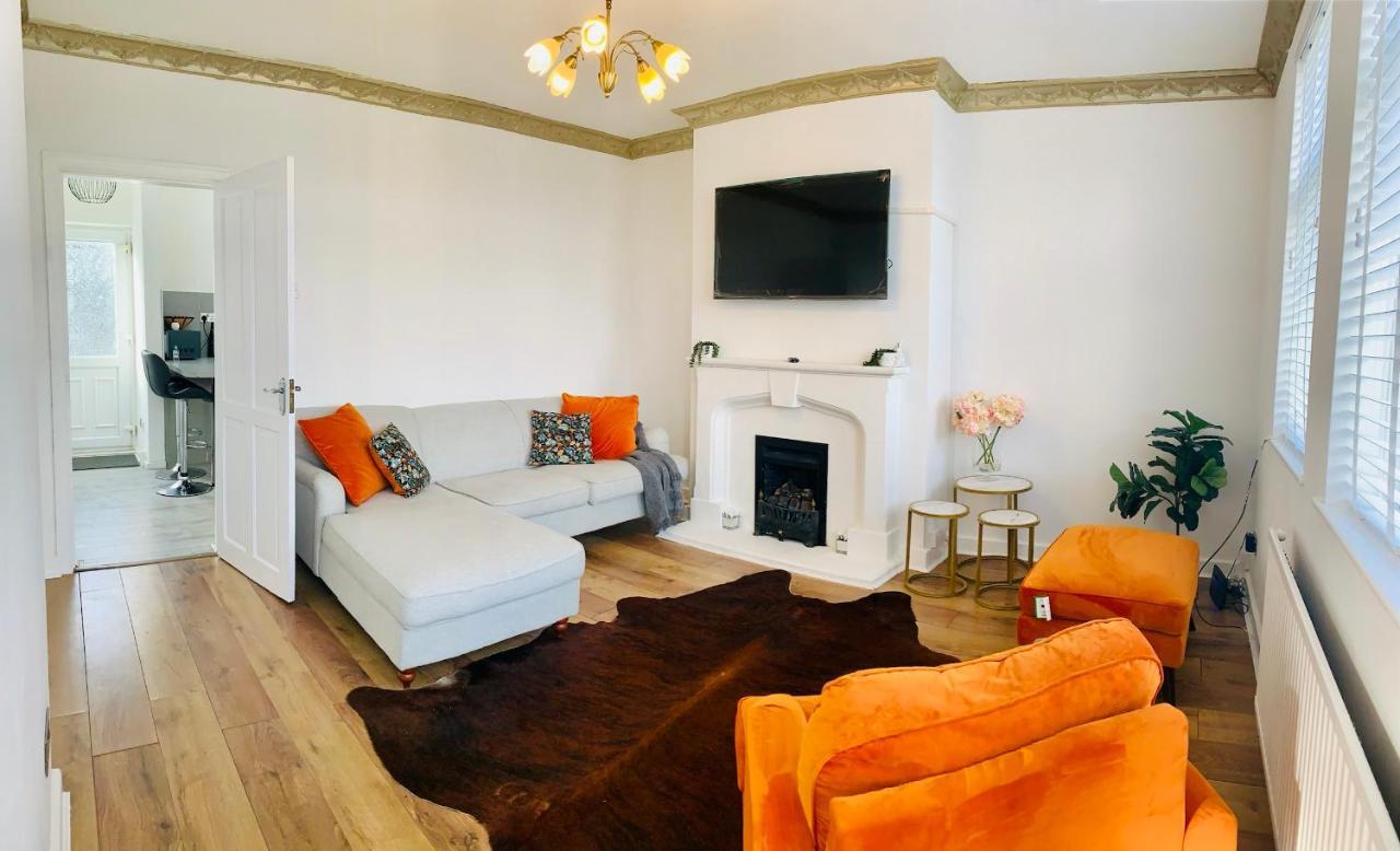 Comfortable 3 Bed Residential In *