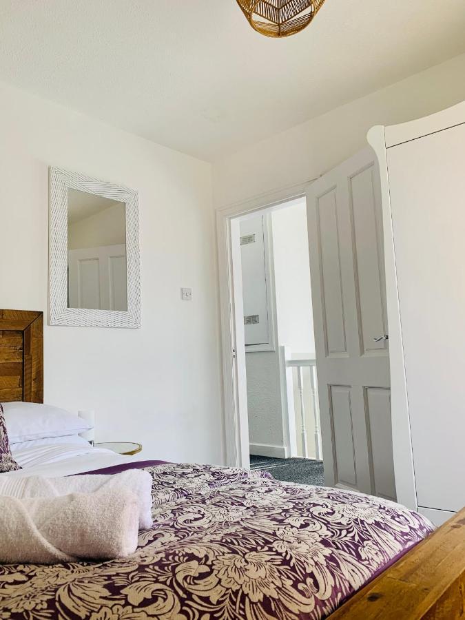 Comfortable 3 Bed Residential In Holiday home *
