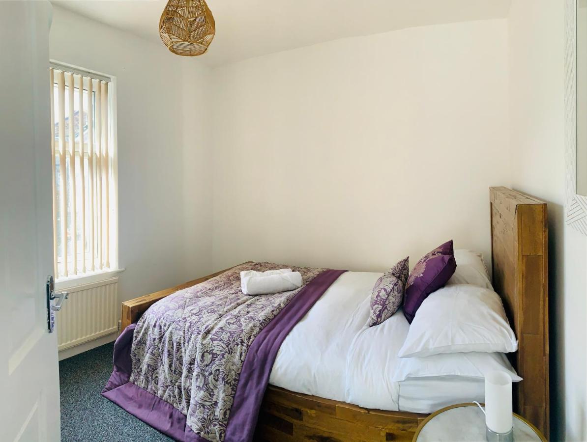 Holiday home Comfortable 3 Bed Residential In Sheffield