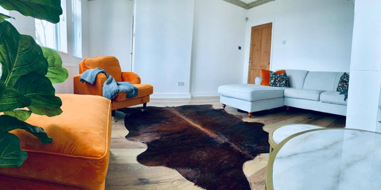 Holiday home Comfortable 3 Bed Residential In