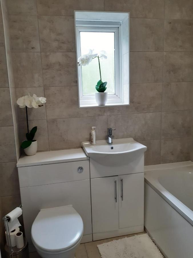 Holiday home Cheerful Close To The And Peak District