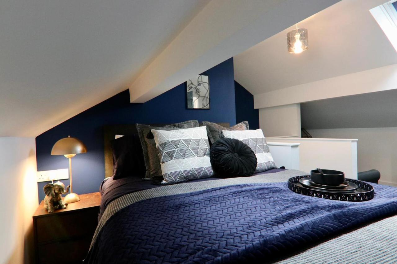 Guest house Boutique 5 Bed On Birdwell Road - Free Parking