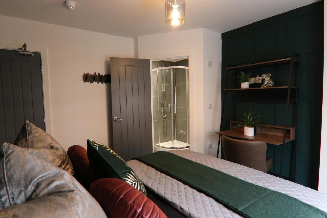 Guest house Boutique 5 Bed On Birdwell Road - Free Parking Sheffield