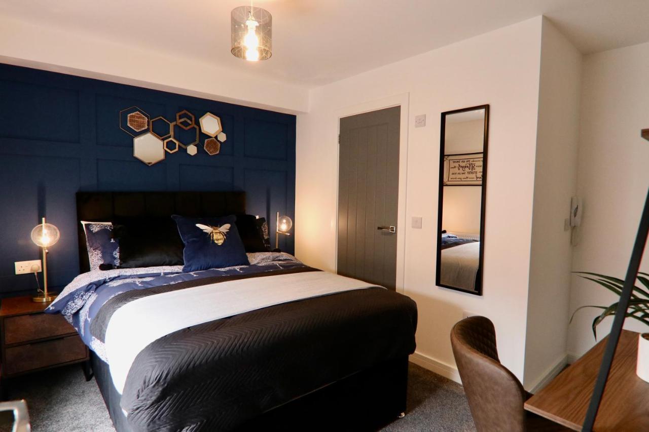 Boutique 5 Bed On Birdwell Road - Free Parking Guest house *