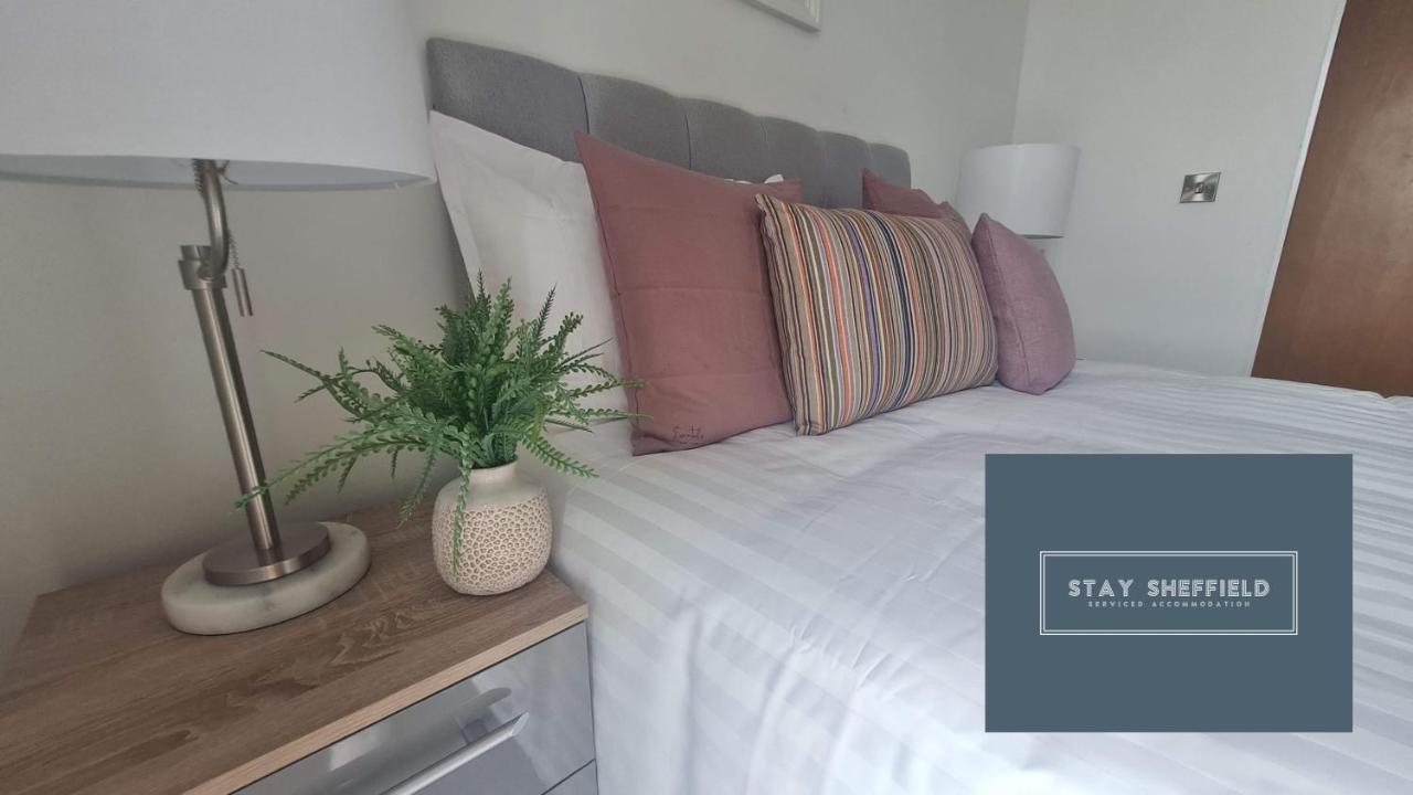 Centre 2 Bedroomed - Great Views - Wifi