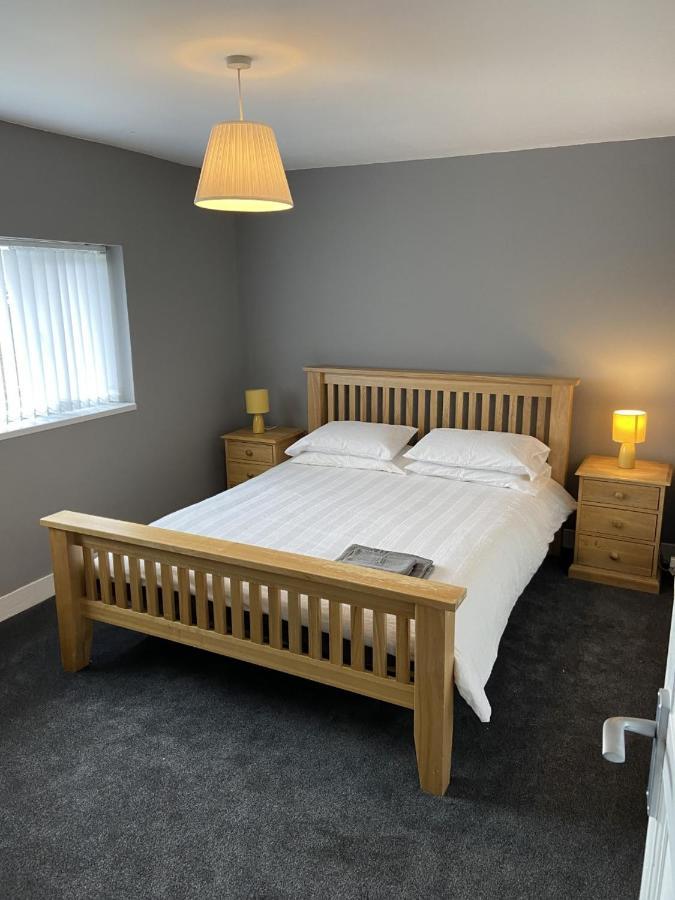 View 2 Bed House Free Parking Sheffield