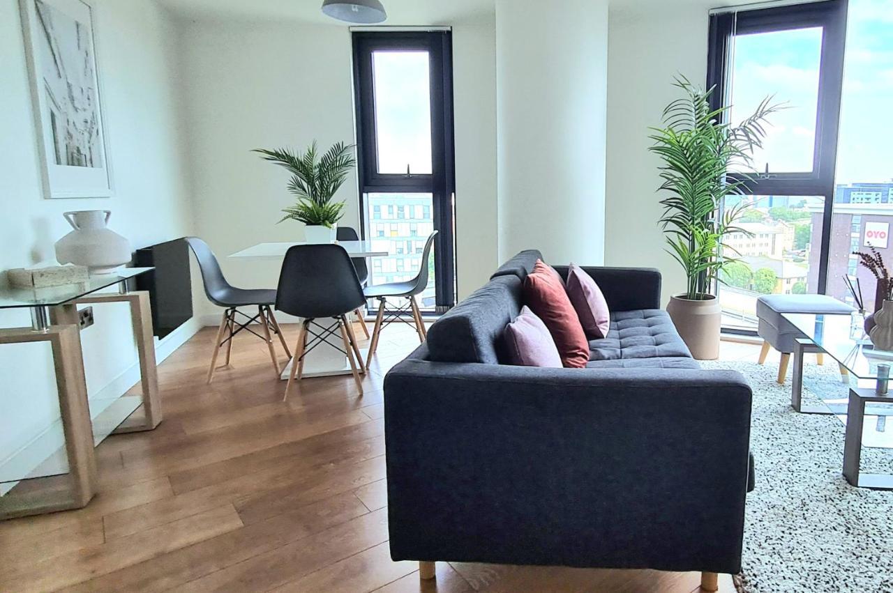 Centre 2 Bedroomed - Great Views - Wifi *