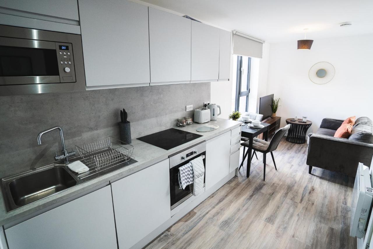 - New - Free Wi-fi - Centre Apartment *