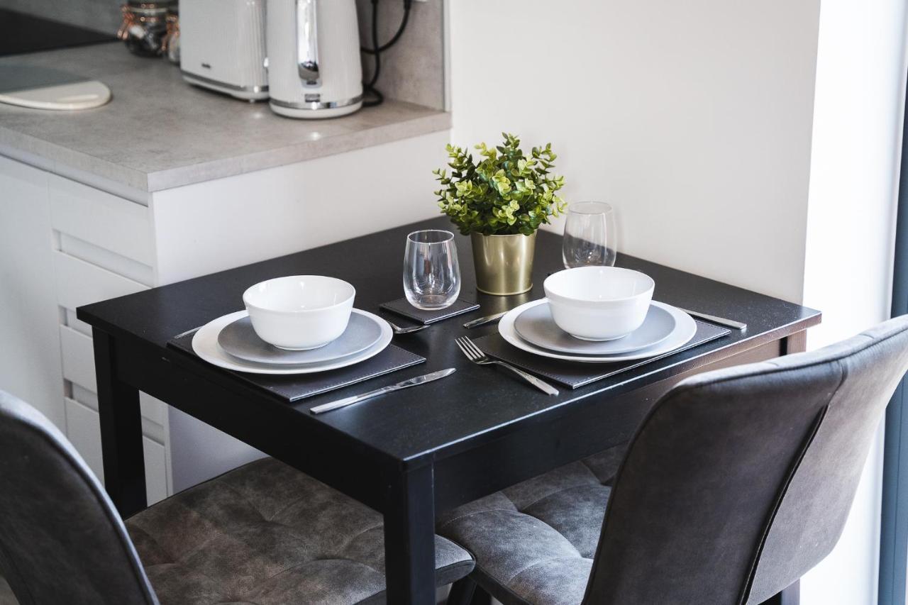 - New - Free Wi-fi - Centre Apartment
