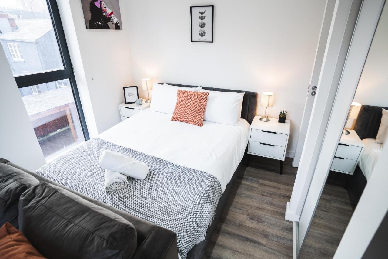 - New - Free Wi-fi - Centre Apartment *