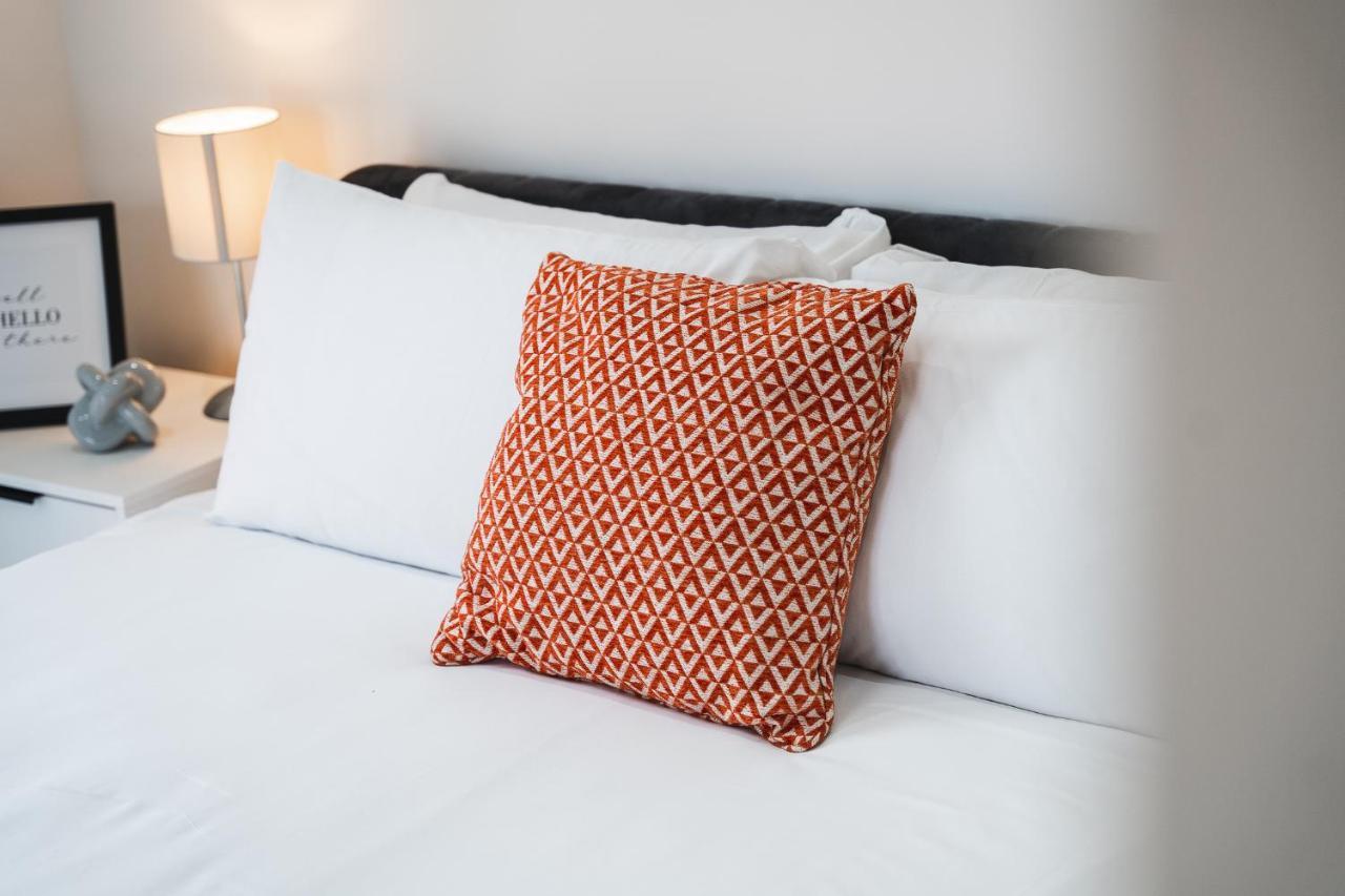 - New - Free Wi-fi - Centre Apartment