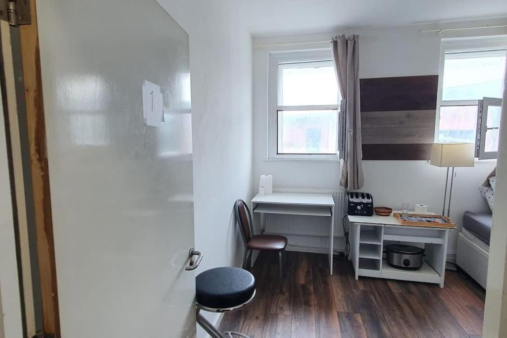 Apartment Spacious Bedroom Close To City Centre *