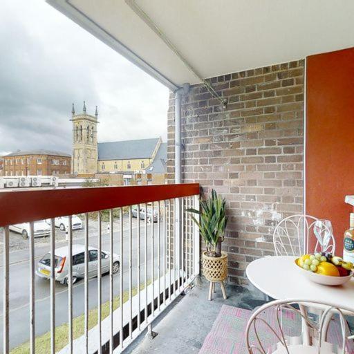 3 Bed Centre - Sleeps 8 *