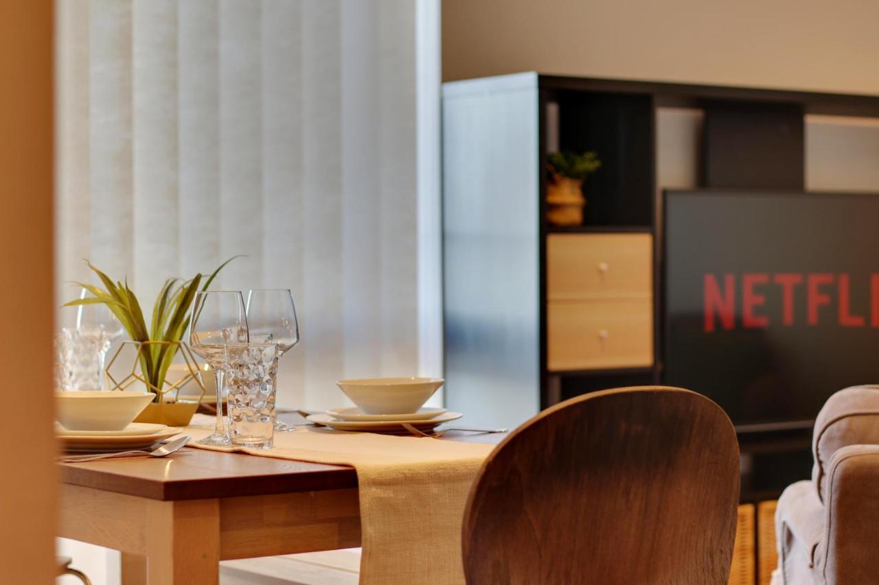 City Heart Apartments: Spacious 2-bed With Views & Netflix Sheffield