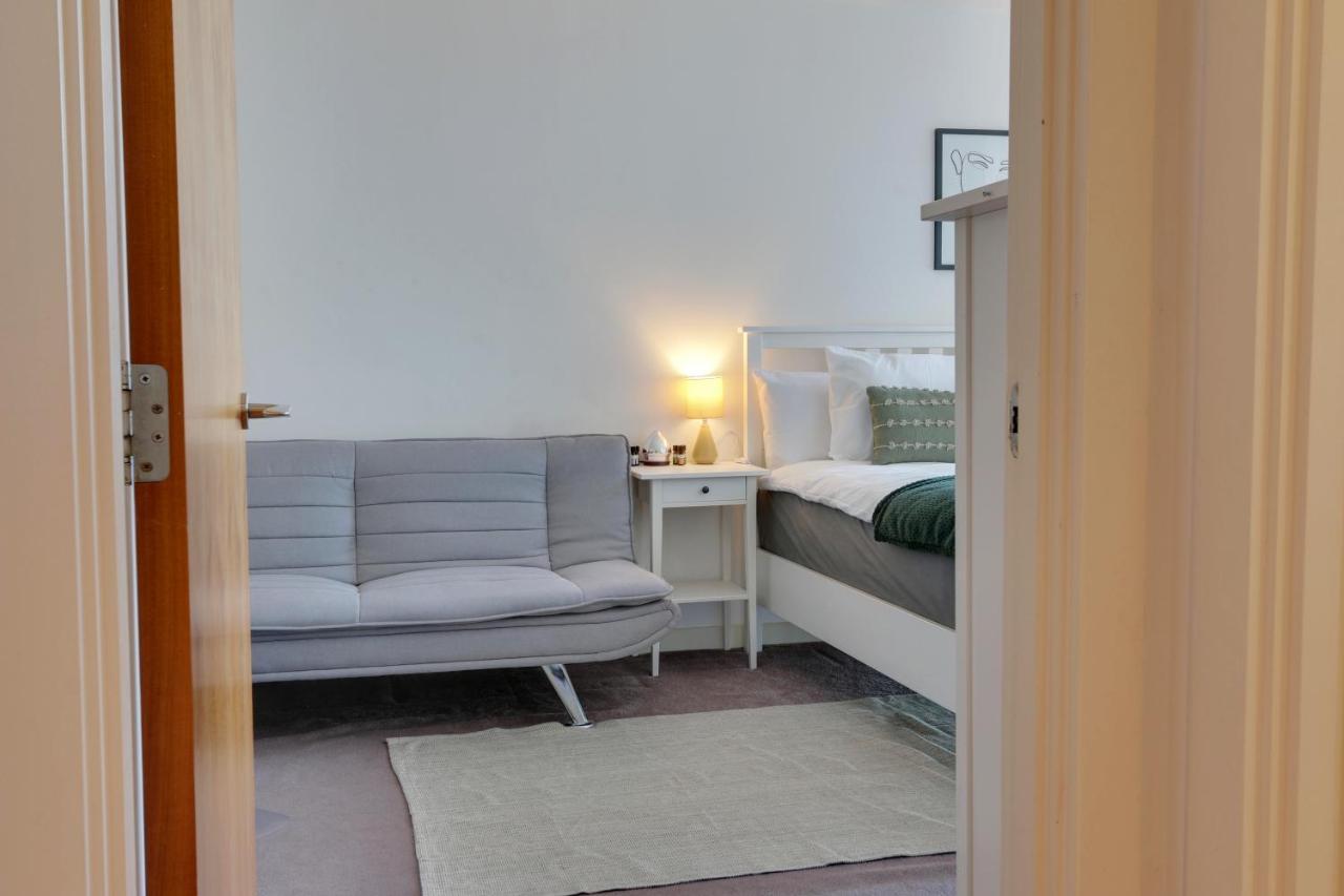 Apartment City Heart Apartments: Spacious 2-bed With Views & Netflix *