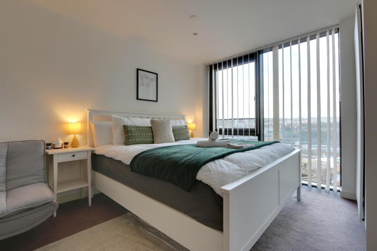 City Heart Apartments: Spacious 2-bed With Views & Netflix * Sheffield
