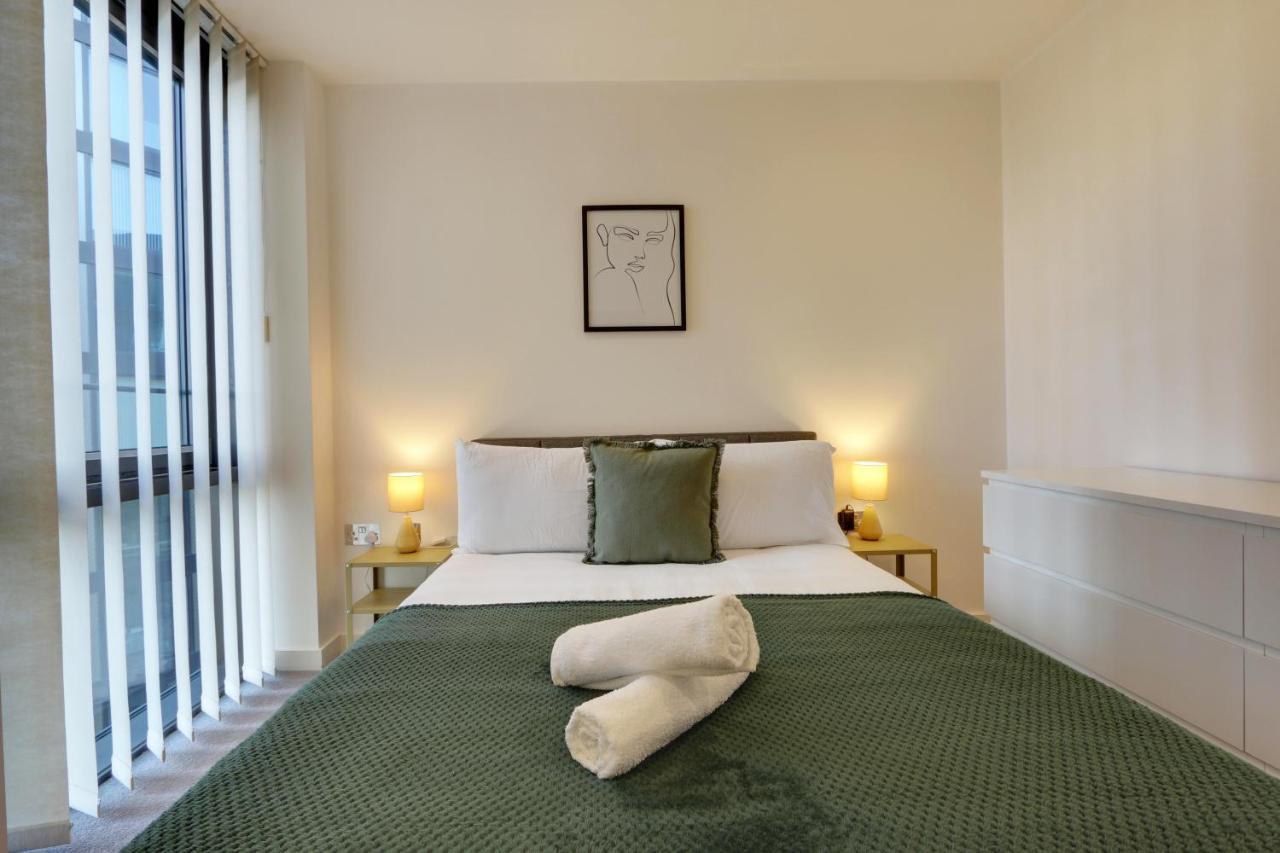 City Heart Apartments: Spacious 2-bed With Views & Netflix Sheffield