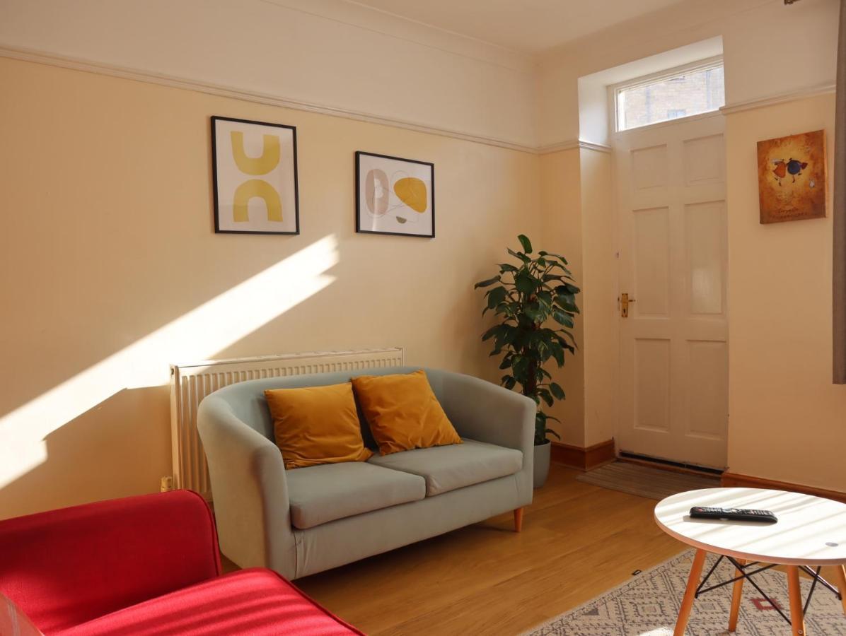 Lovely 3 Beds House 6 Guests King Beds Holiday home Sheffield