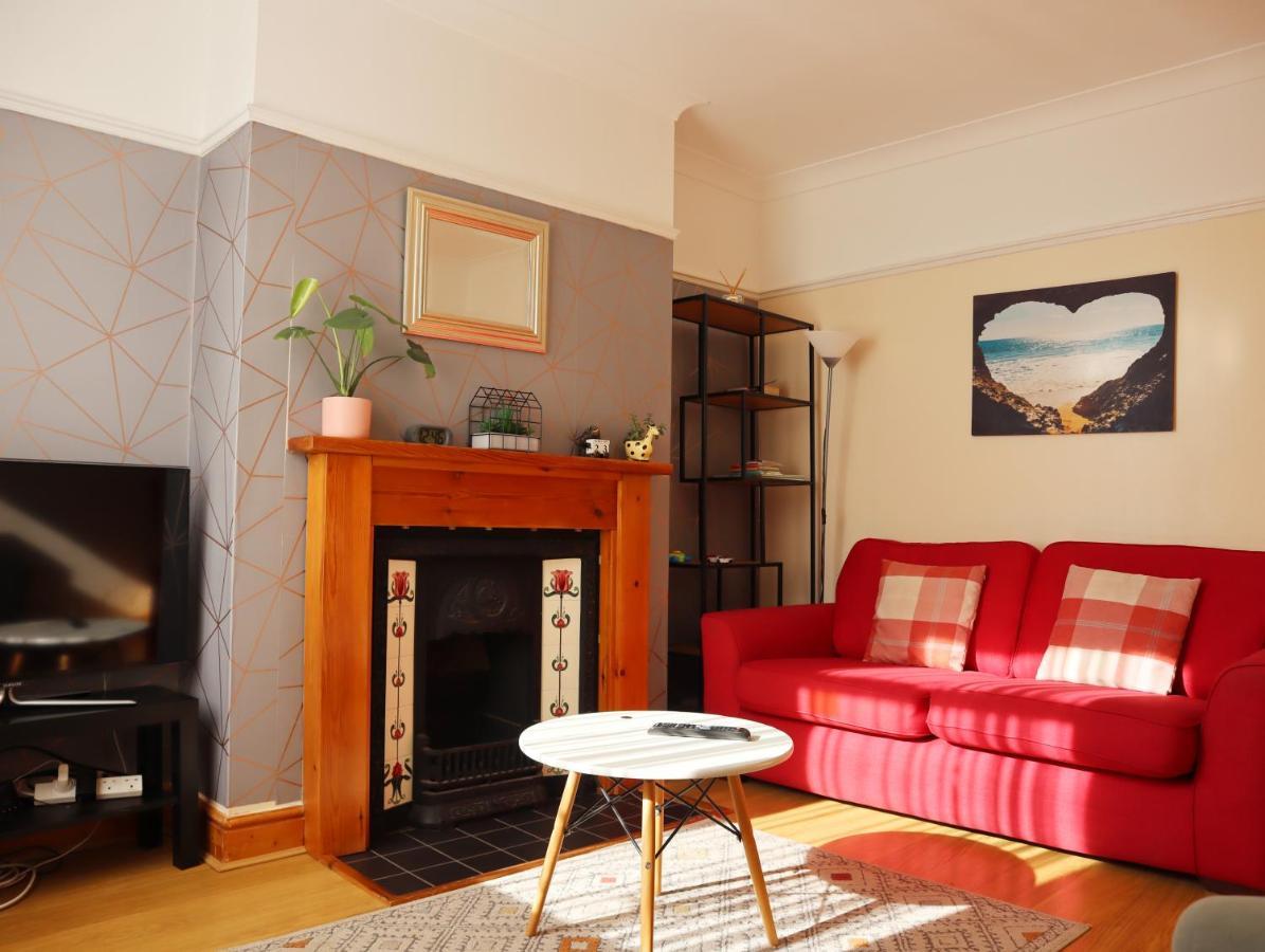Lovely 3 Beds House 6 Guests King Beds Holiday home *