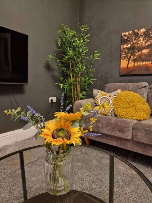Stunning 3 Bedroom Near Ng Hospital *