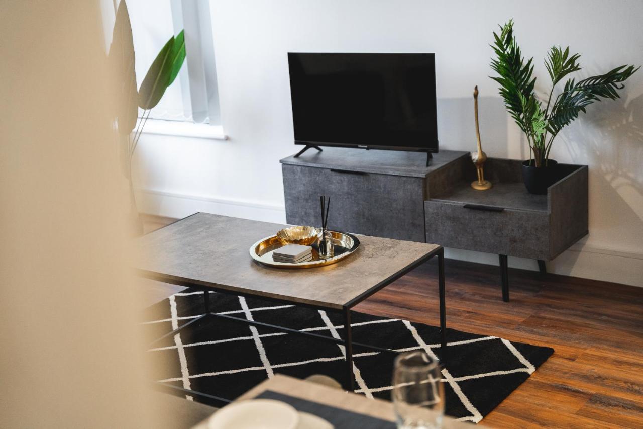 Apartment Modern 2-beds - Centre - Free Wi-fi - New - *