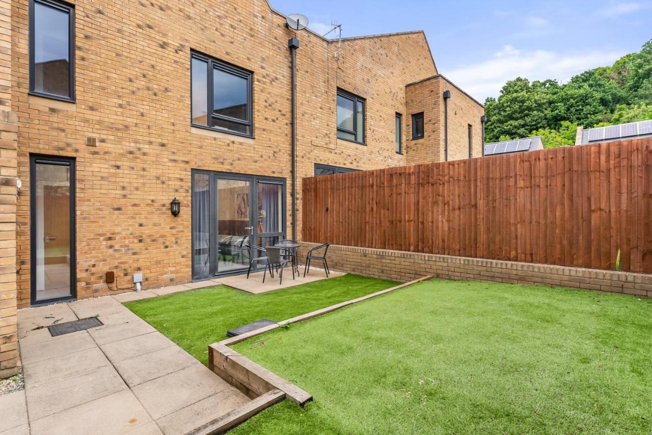 Beautiful 2 Bed In - Parking - Garden Apartamento *