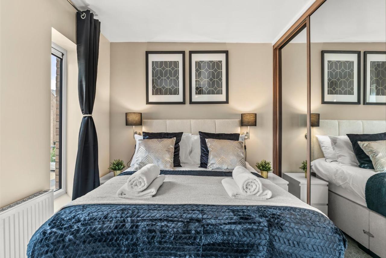 Beautiful 2 Bed In - Parking - Garden *
