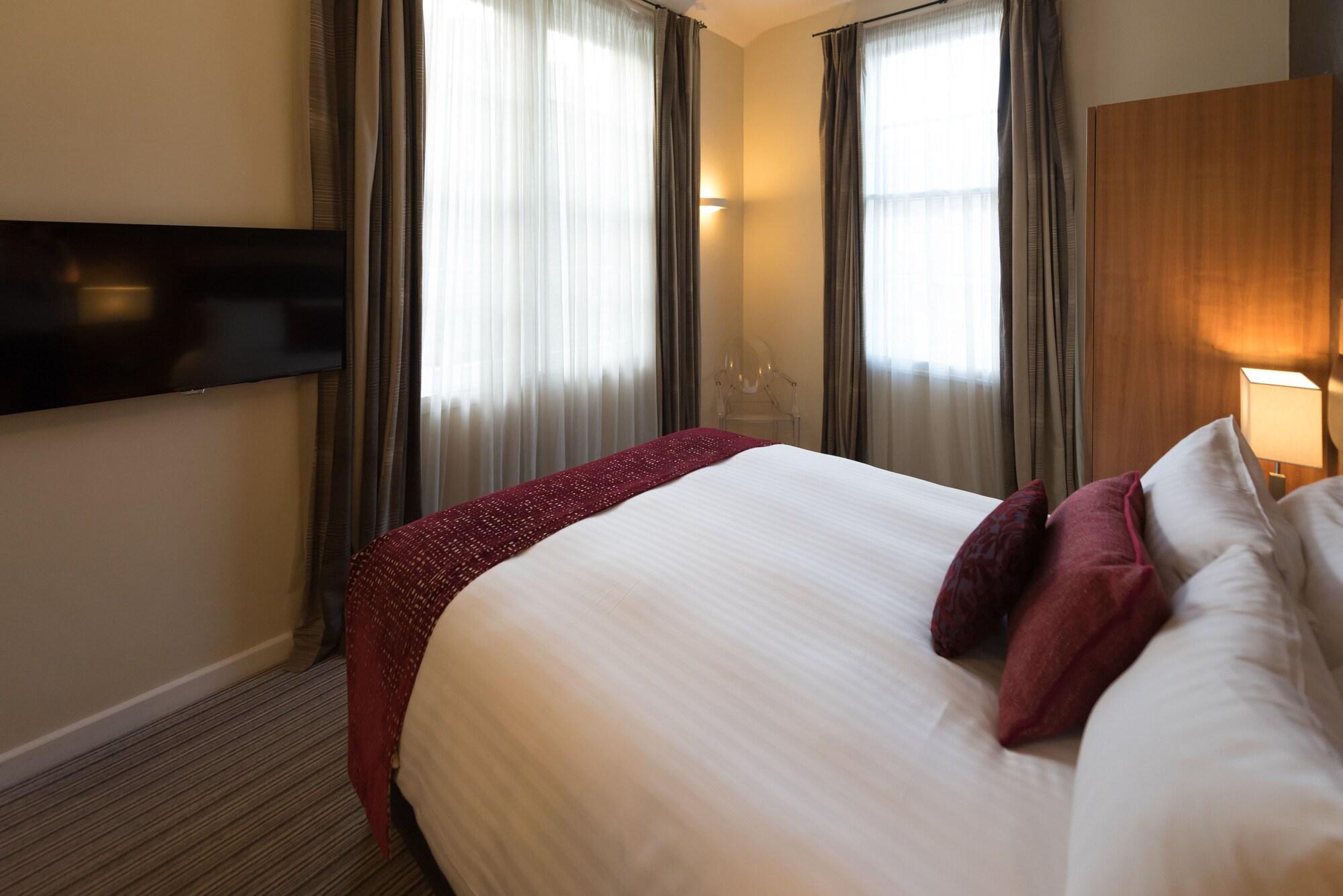 Leopold Hotel 4*