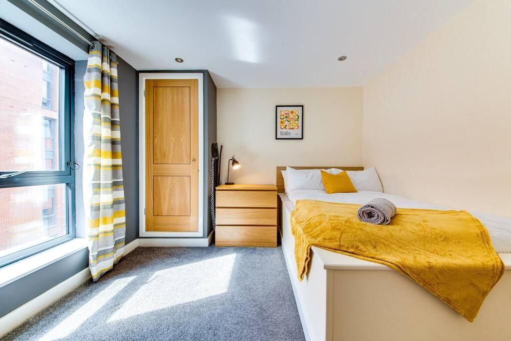 4br Chic - Denby Street