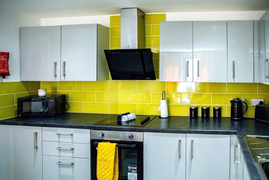 4br Chic - Denby Street Apartment