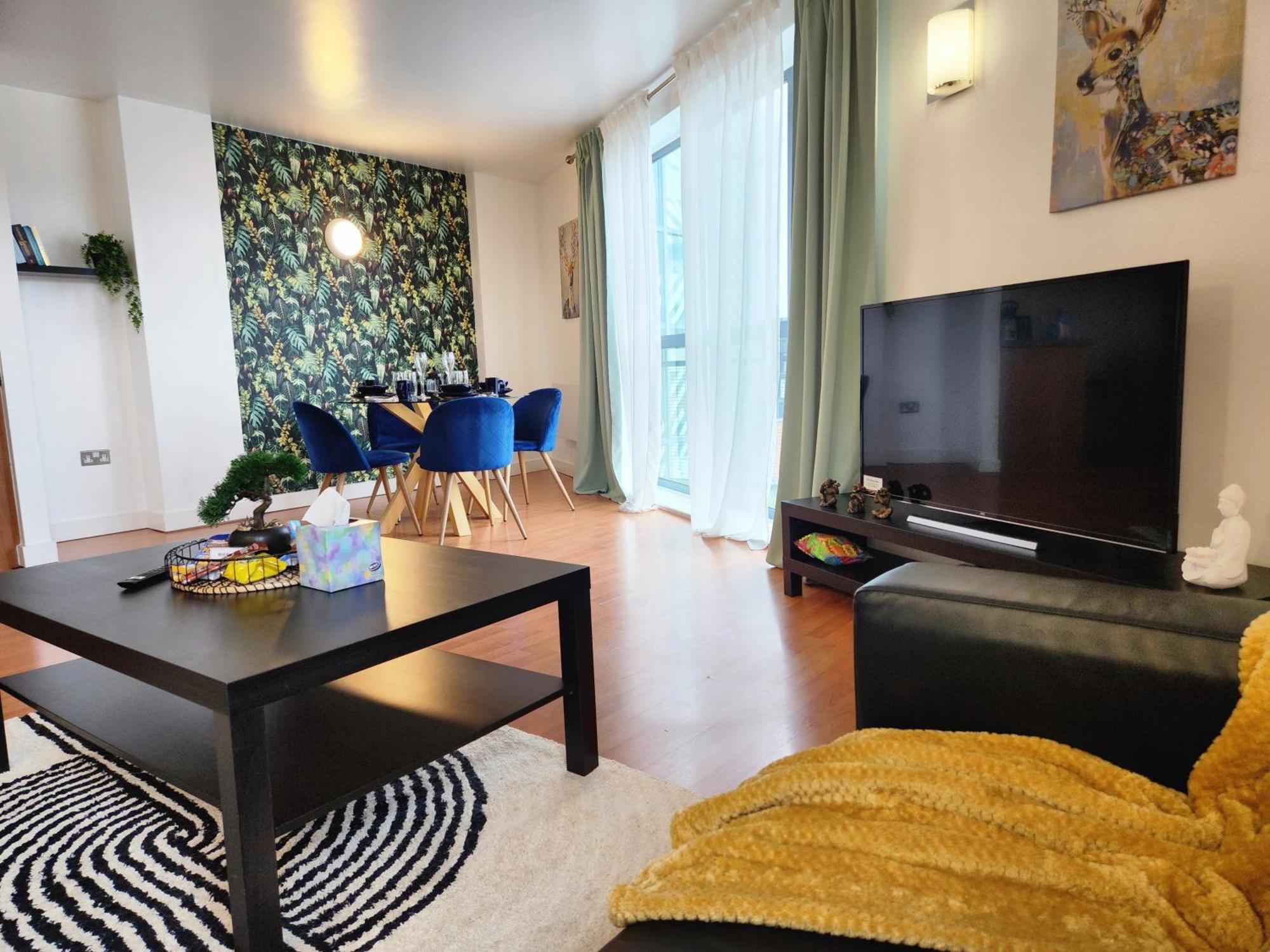 Centre 2 Bed & 2 Bath With Free Secured Parking Near And Hospital Sheffield