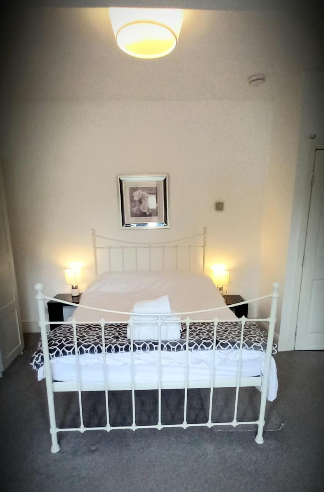 Homestay Spacious Ensuite With Charming Bay Window Sheffield