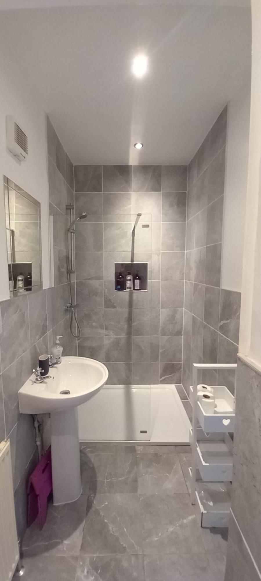 Homestay Spacious Ensuite With Charming Bay Window *