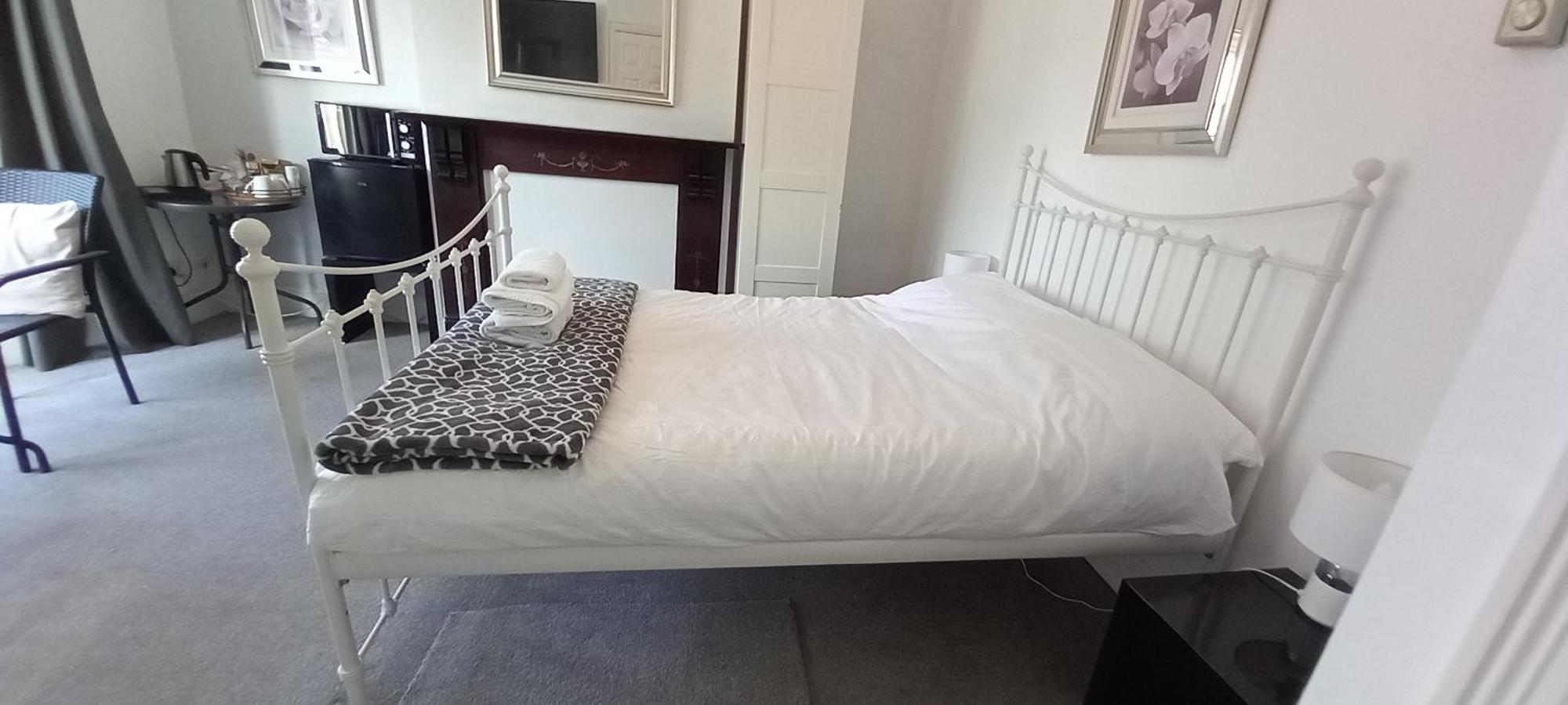 Homestay Spacious Ensuite With Charming Bay Window
