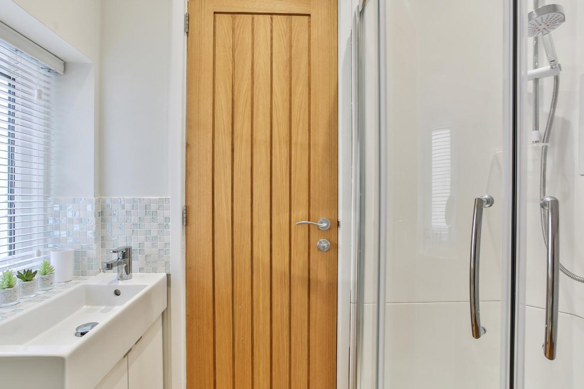1br Gem In Great Location *