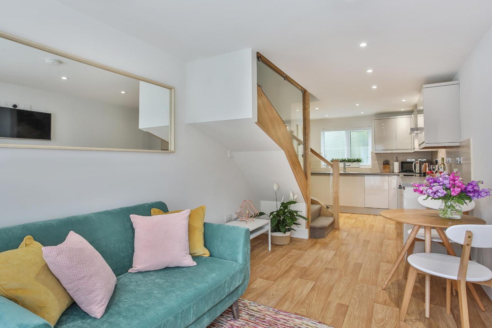 1br Gem In Great Location Apartment *