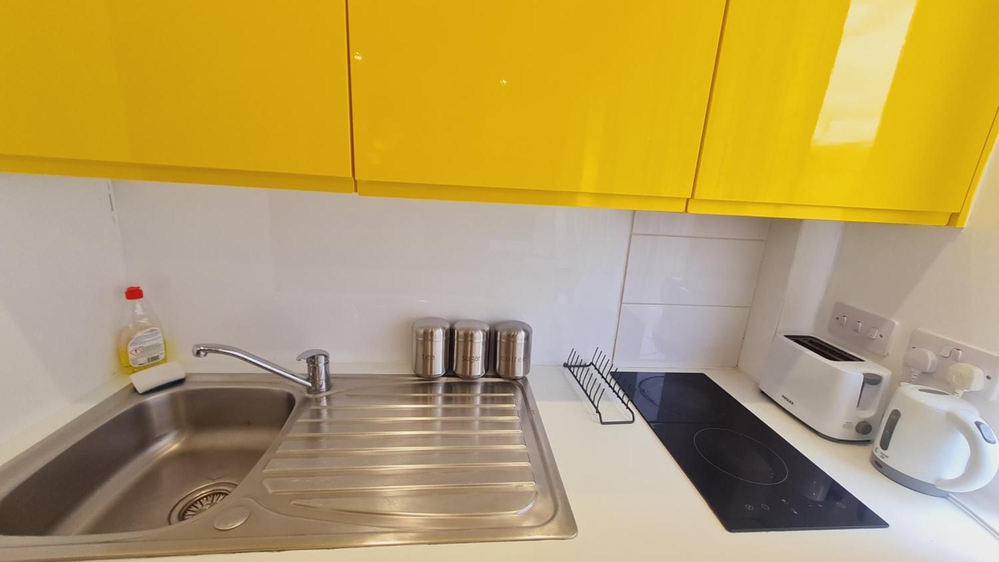 Compact Serviced Centre - Netflix, Wifi, Digital Tv Apartment