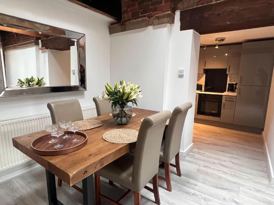 Ranmoor Serviced At Victoria Quays Apartment