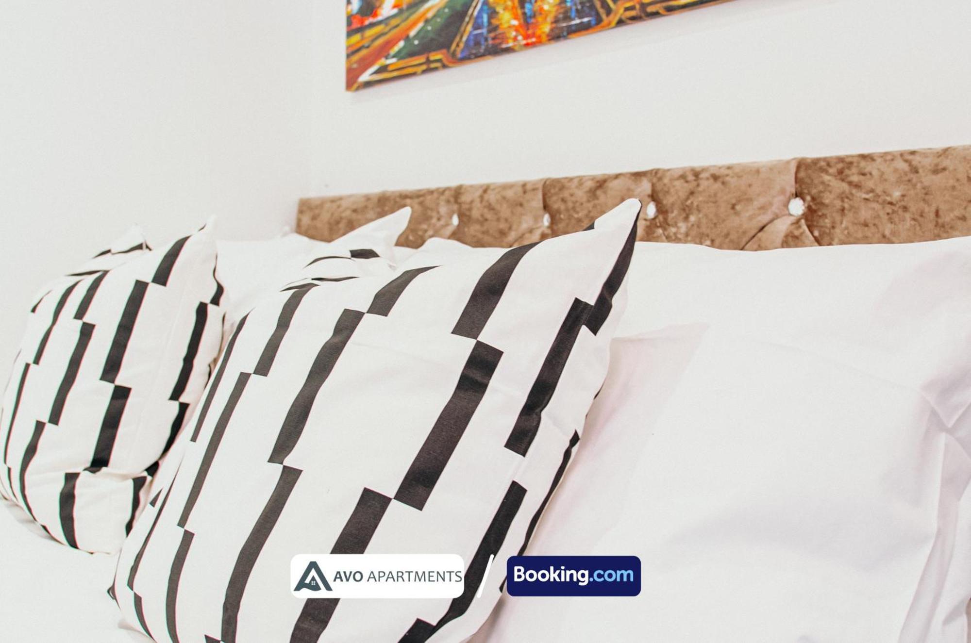 By Avo: Serviced With Free Wi-fi Apartamento