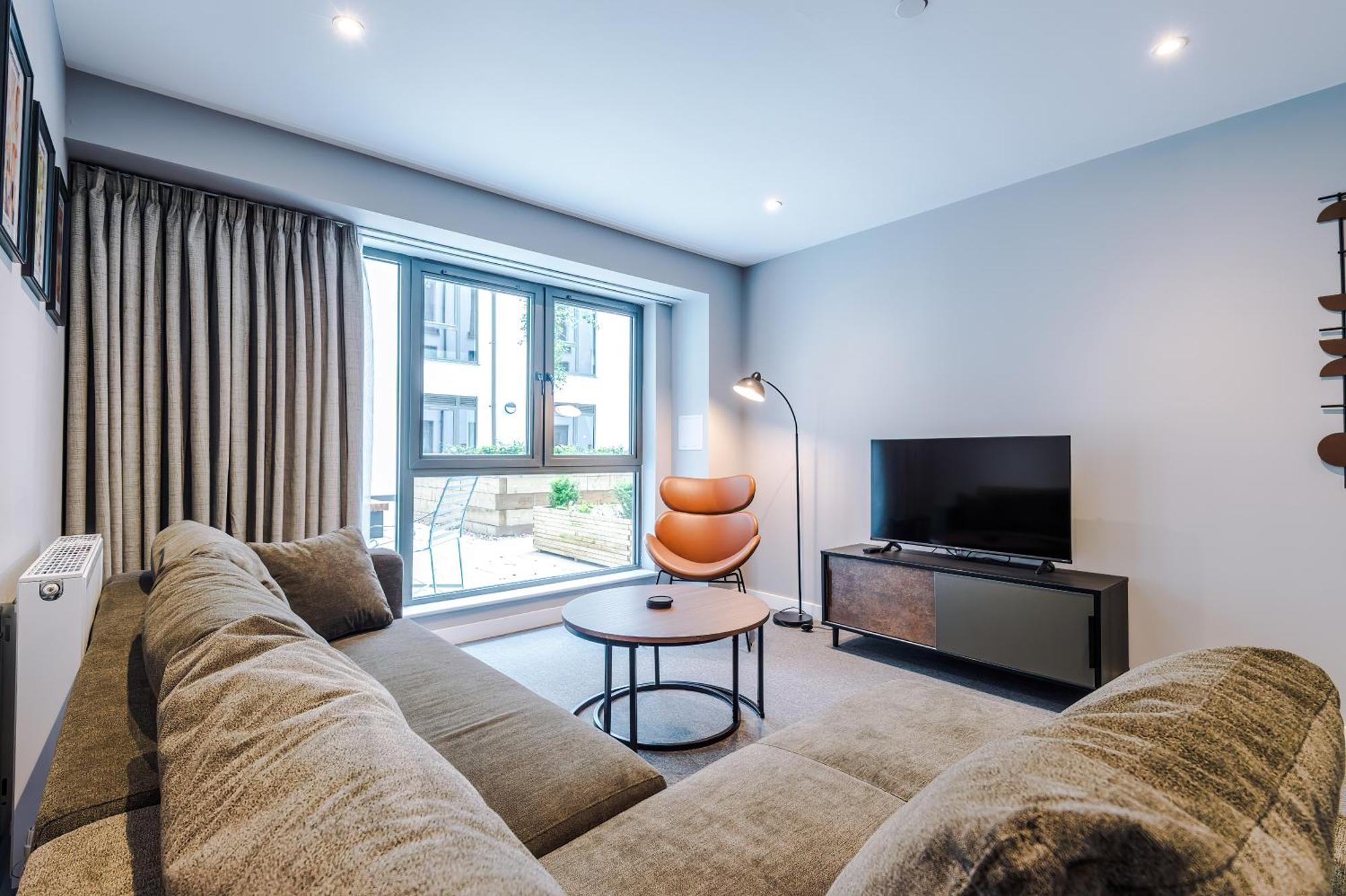 Hilltop Serviced - Apartment