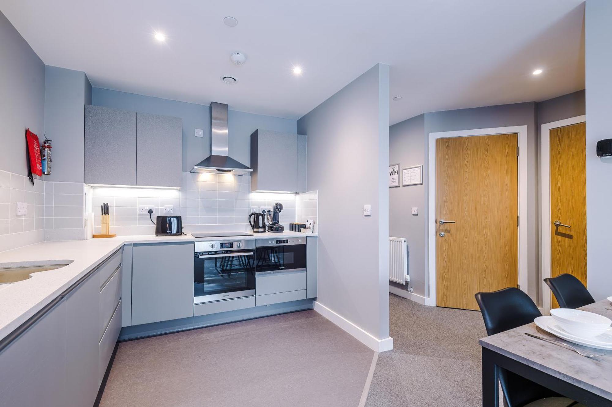Hilltop Serviced - Apartment