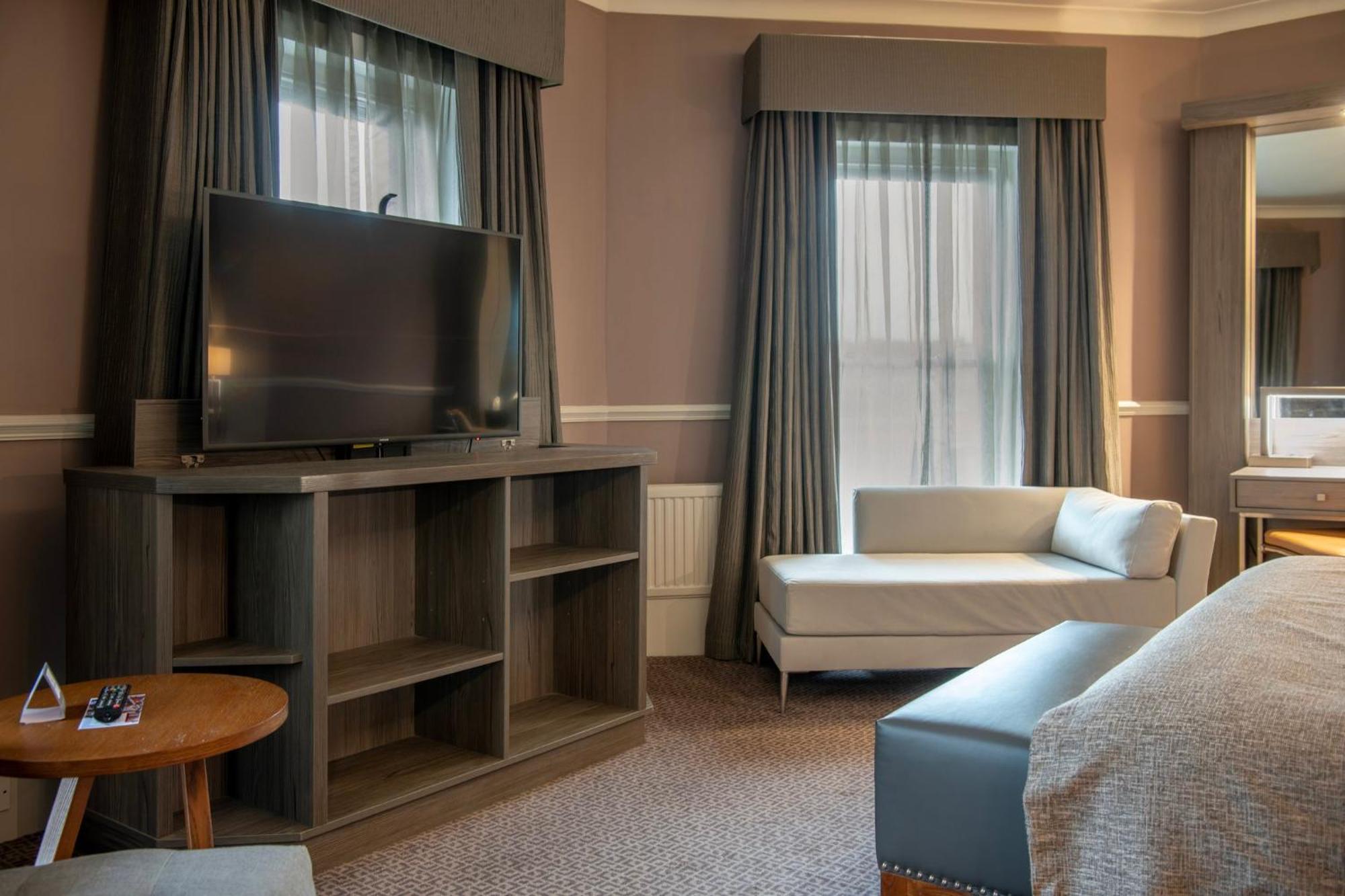 Crowne Plaza - By Ihg 4*