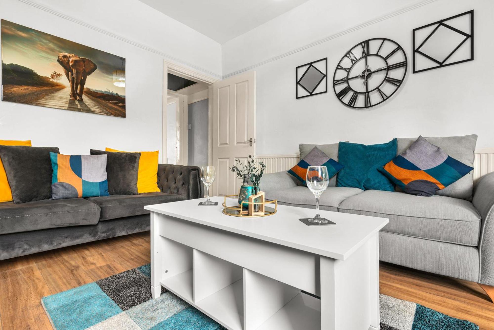 Hilltop Place Near Meadowhall *