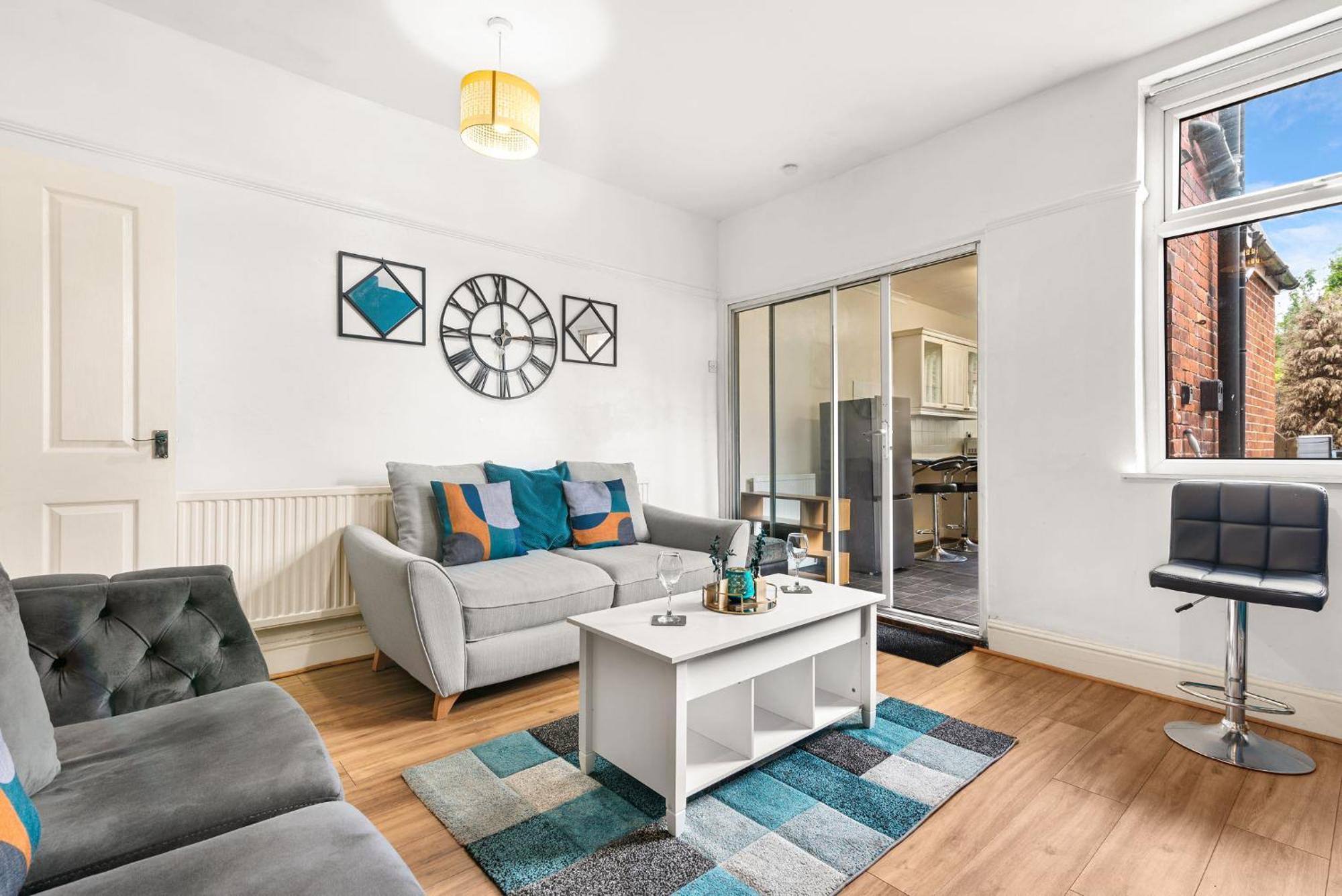Hilltop Place Near Meadowhall Apartment