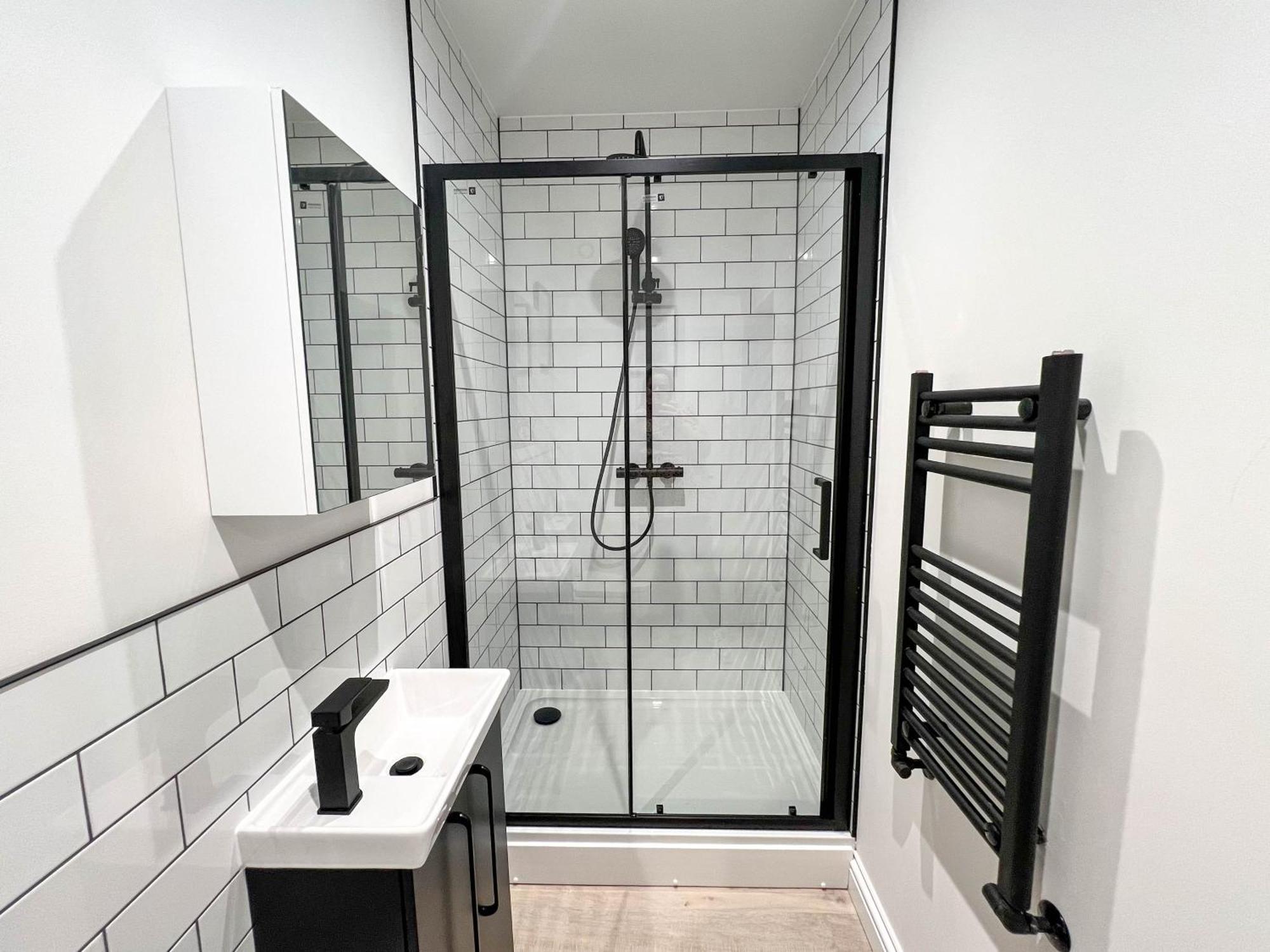 Hanover - Stylish 1 Bedroom Suites, Centre - Hosted By Host Save *